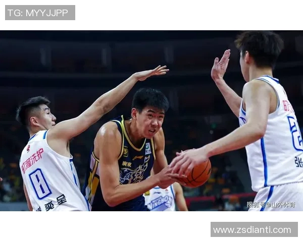 广东队与青岛队季前赛精彩回放分析与战术解读